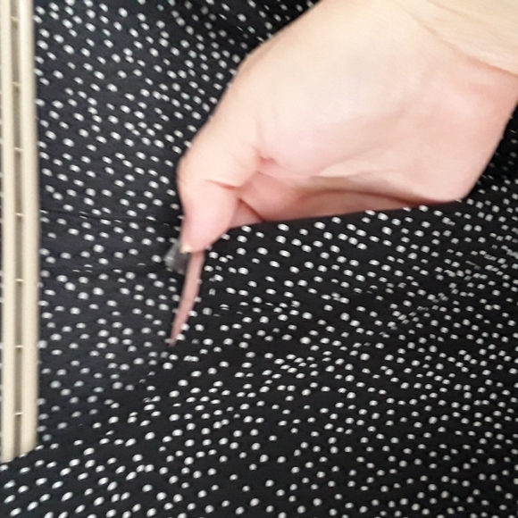 JULES & LEOPOLD Black V-Blouse - Size XL. - Picture 2 of 4